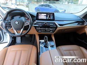 BMW 5-Series 520i Luxury 2020 года из Южной Кореи