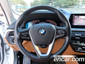 BMW 5-Series 520i Luxury 2020 года из Южной Кореи