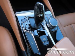 BMW 5-Series 520i Luxury 2020 года из Южной Кореи