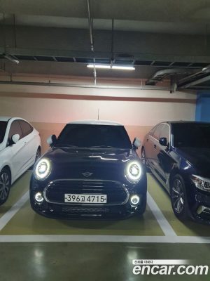 Mini Cooper DEFAULT 2020 года из Южной Кореи