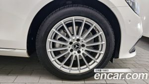 Mercedes-Benz E-Class E250 Exclusive 2021 года из Южной Кореи