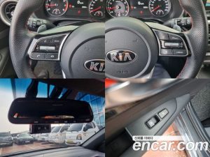 Kia K3 5Door GT Signature 2021 года из Южной Кореи