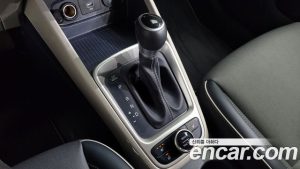 Hyundai Venue 1.6 Flux 2020 года из Южной Кореи