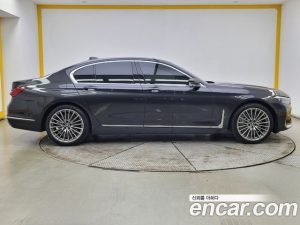 BMW 7-Series 745e i퍼포먼스 Design Pure Excellence 2021 года из Южной Кореи