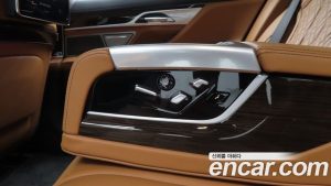 BMW 7-Series 740Li xDrive Design Pure Excellence 2020 года из Южной Кореи