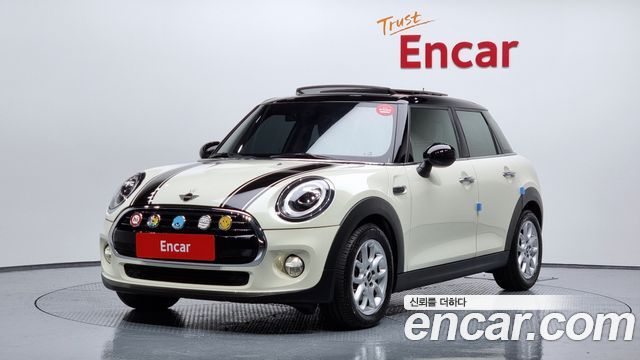 Mini Cooper 5Door HIGH 2019 года из Кореи