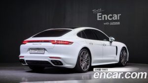 Porsche Panamera 4.0 GTS 2020 года из Южной Кореи
