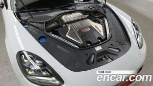 Porsche Panamera 4.0 GTS 2020 года из Южной Кореи