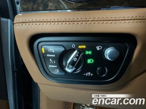 Bentley Bentayga 4.0 V8 2019 года из Южной Кореи