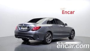 Mercedes-Benz C-Class C200 AMG Line 2021 года из Южной Кореи