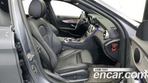 Mercedes-Benz C-Class C200 AMG Line 2021 года из Южной Кореи