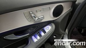 Mercedes-Benz C-Class C200 AMG Line 2021 года из Южной Кореи