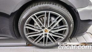 Porsche Panamera 3.0 AWD 2020 года из Южной Кореи