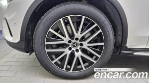 Mercedes-Benz GLC-Class GLC220 d 4MATIC 2021 года из Южной Кореи