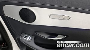 Mercedes-Benz GLC-Class GLC220 d 4MATIC 2021 года из Южной Кореи