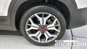Kia Seltos Бензин 1.6 Turbo 2WD 2021 года из Южной Кореи
