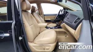 Kia Carnival 9-Seater Noblesse Special 2020 года из Южной Кореи