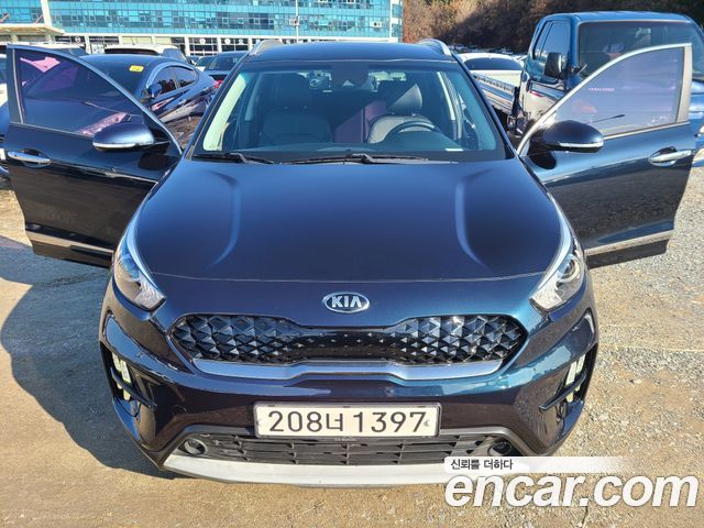 Kia Niro 1.6 HEV 2020 года из Кореи