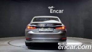 Lexus ES Luxury Plus 2020 года из Южной Кореи