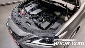 Lexus ES Luxury Plus 2020 года из Южной Кореи