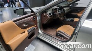 Lexus ES Luxury Plus 2020 года из Южной Кореи
