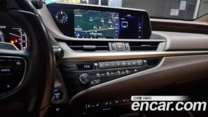 Lexus ES Luxury Plus 2020 года из Южной Кореи