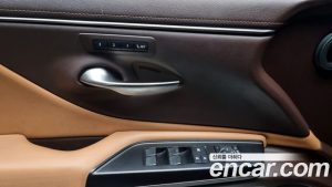 Lexus ES Luxury Plus 2020 года из Южной Кореи