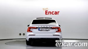 Volvo S60 B5 ULTIMATE Bright 2023 года из Южной Кореи