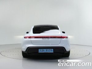 Porsche Taycan 4S 2021 года из Южной Кореи