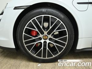 Porsche Taycan 4S 2021 года из Южной Кореи