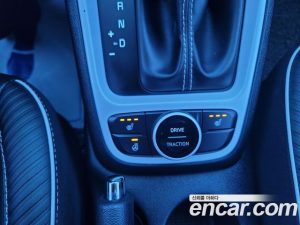 Hyundai Venue 1.6 Flux 2020 года из Южной Кореи