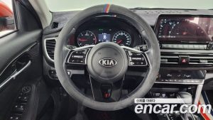 Kia Seltos Дизель 1.6 2WD 2021 года из Южной Кореи