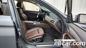BMW 5-Series 520d Luxury Plus 2020 года из Южной Кореи