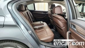 BMW 5-Series 520d Luxury Plus 2020 года из Южной Кореи