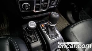 Jeep Wrangler 2.0 Overland Unlimited Top 4Door 2021 года из Южной Кореи