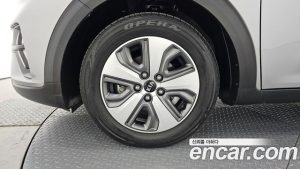 Kia Niro 1.6 HEV 2020 года из Южной Кореи