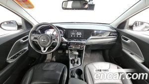 Kia Niro 1.6 HEV 2020 года из Южной Кореи
