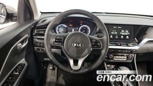 Kia Niro 1.6 HEV 2020 года из Южной Кореи