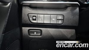 Kia Niro 1.6 HEV 2020 года из Южной Кореи