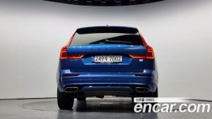 Volvo XC60 T8 R-디자인 2021 года из Южной Кореи