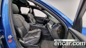 Volvo XC60 T8 R-디자인 2021 года из Южной Кореи