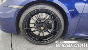 Porsche 911 CARRERA GTS Cabriolet 2023 года из Южной Кореи