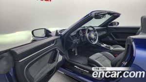 Porsche 911 CARRERA GTS Cabriolet 2023 года из Южной Кореи