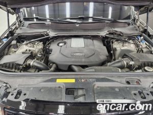 Land Rover Discovery 3.0 SD6 HSE Luxury 2020 года из Южной Кореи