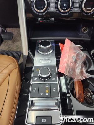 Land Rover Discovery 3.0 SD6 HSE Luxury 2020 года из Южной Кореи