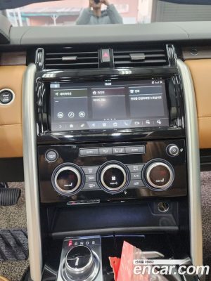 Land Rover Discovery 3.0 SD6 HSE Luxury 2020 года из Южной Кореи