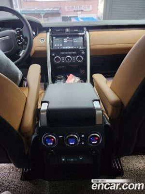 Land Rover Discovery 3.0 SD6 HSE Luxury 2020 года из Южной Кореи