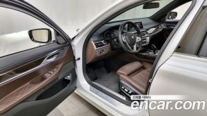 BMW 7-Series 740Li xDrive Design Pure Excellence 2021 года из Южной Кореи