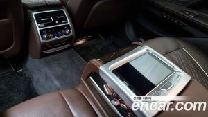 BMW 7-Series 740Li xDrive Design Pure Excellence 2021 года из Южной Кореи
