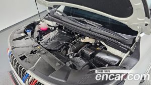 Kia Carnival Бензин 7-Seater Signature 2023 года из Южной Кореи